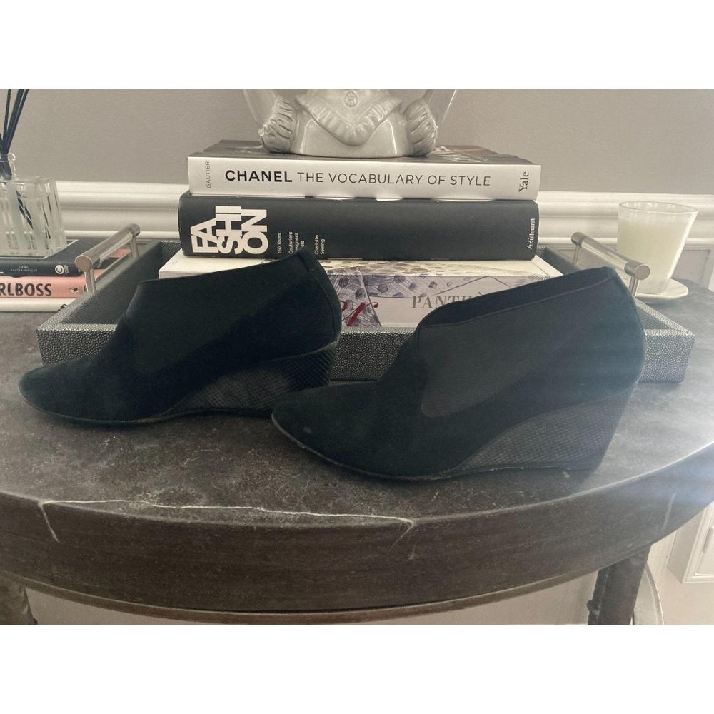 Taryn Rose Keene Black Suede Wedge Size 7